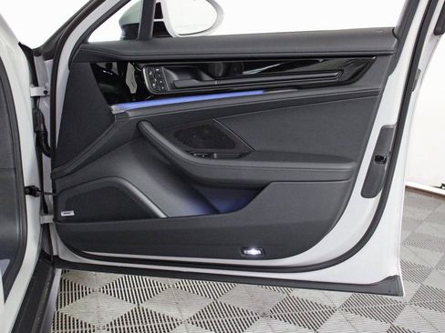 Certified 2025 Porsche Panamera 4 image 37