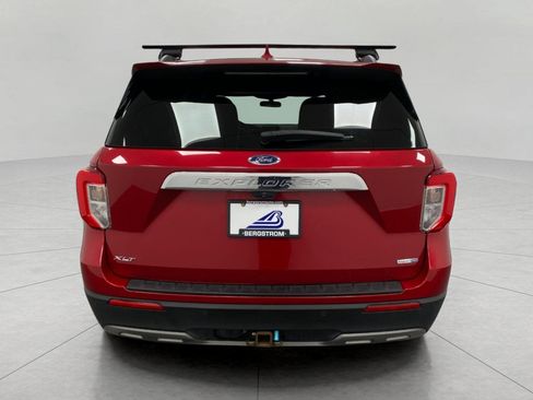 Used 2020 Ford Explorer XLT w/ Equipment Group 202A image 6