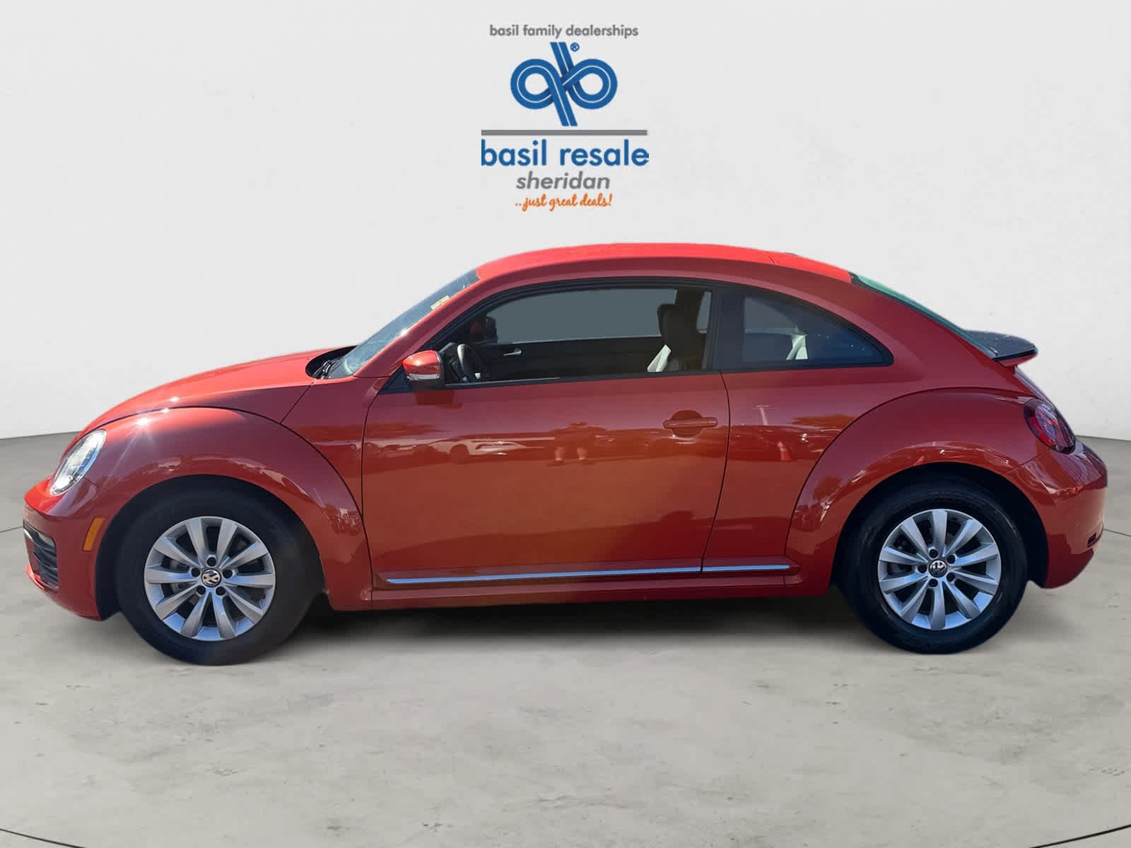 Used 2019 Volkswagen Beetle 2.0T S FWD image 3