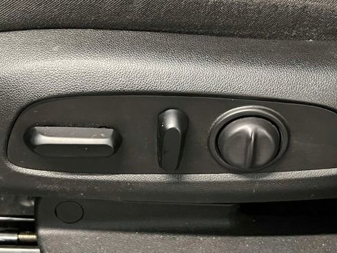 Used 2020 Chevrolet Equinox LT w/ LPO, Floor Liner Package AWD/4WD image 19