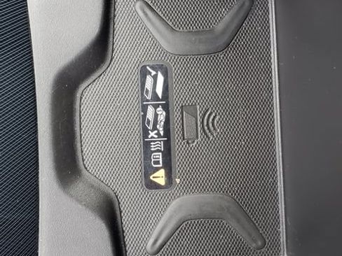Used 2019 Chevrolet Colorado Z71 AWD/4WD image 37