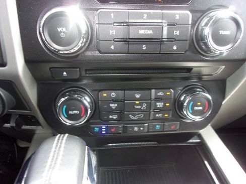 Certified 2018 Ford F150 Lariat image 20