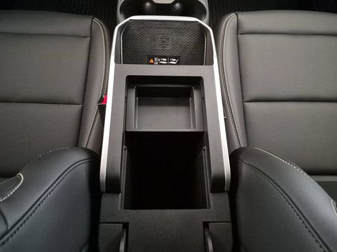 New 2027 GMC Terrain Elevation w/ Elevation Premium Package AWD/4WD image 19