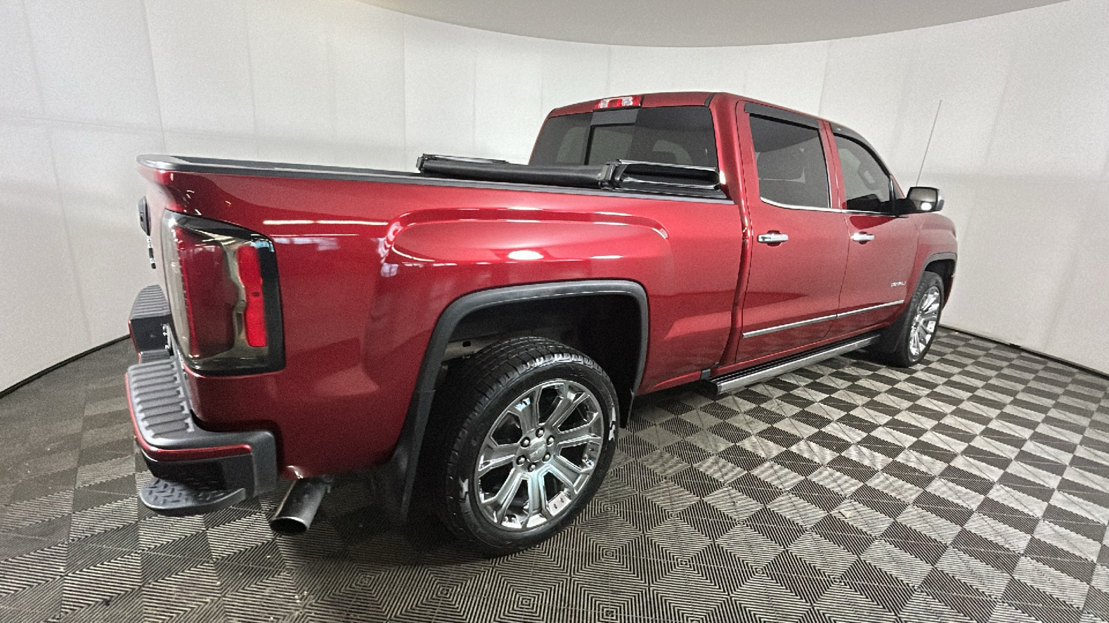 Used 2018 GMC Sierra 1500 Denali w/ Denali Ultimate Package AWD/4WD image 3