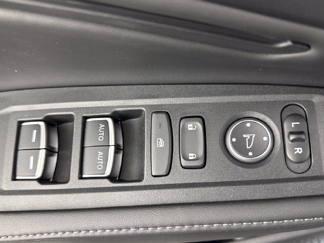 Used 2025 Honda Accord Sport image 29