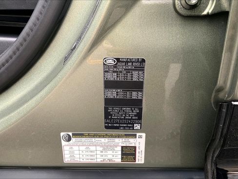 Used 2025 Land Rover Defender 110 X-Dynamic SE image 33