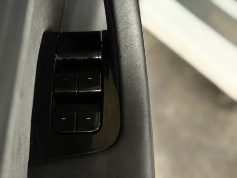 Used 2019 Tesla Model 3 Standard Range Plus image 36