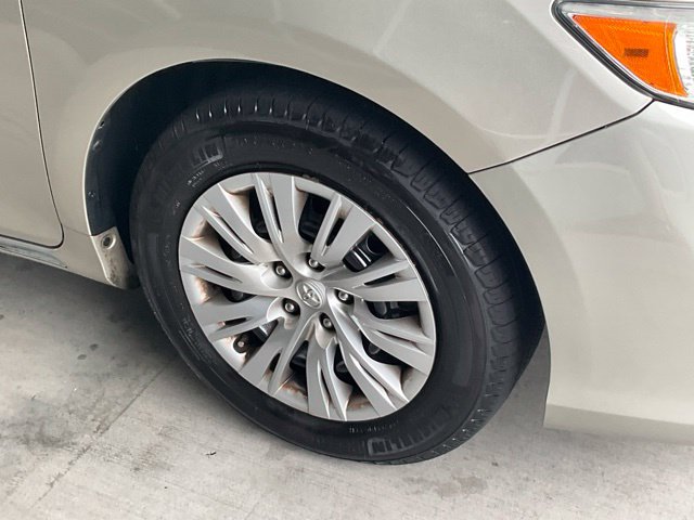 Used 2014 Toyota Camry LE FWD image 24