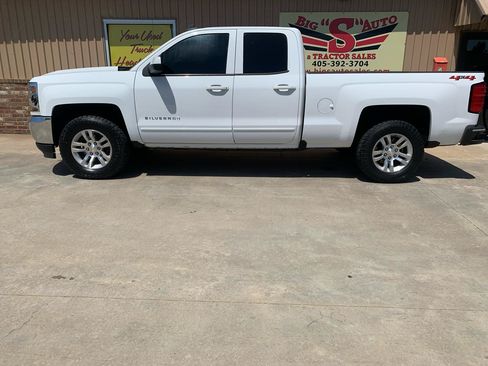 Used 2018 Chevrolet Silverado 1500 LT w/ All Star Edition AWD/4WD image 5