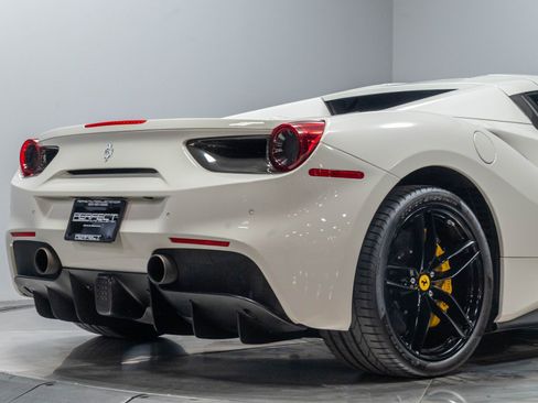 Used 2016 Ferrari 488 Spider RWD image 22