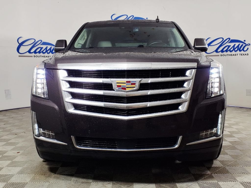 Used 2015 Cadillac Escalade Premium RWD image 3