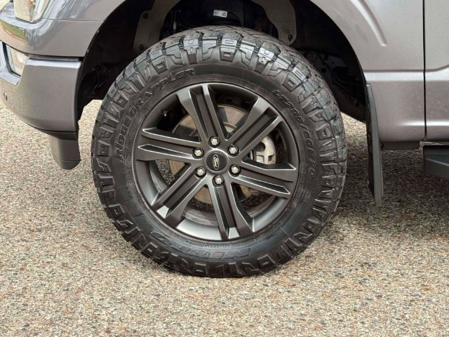 Used 2022 Ford F150 Lariat w/ Equipment Group 502A High AWD/4WD image 9