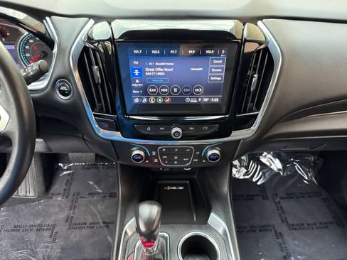 Used 2022 Chevrolet Traverse RS AWD/4WD image 27