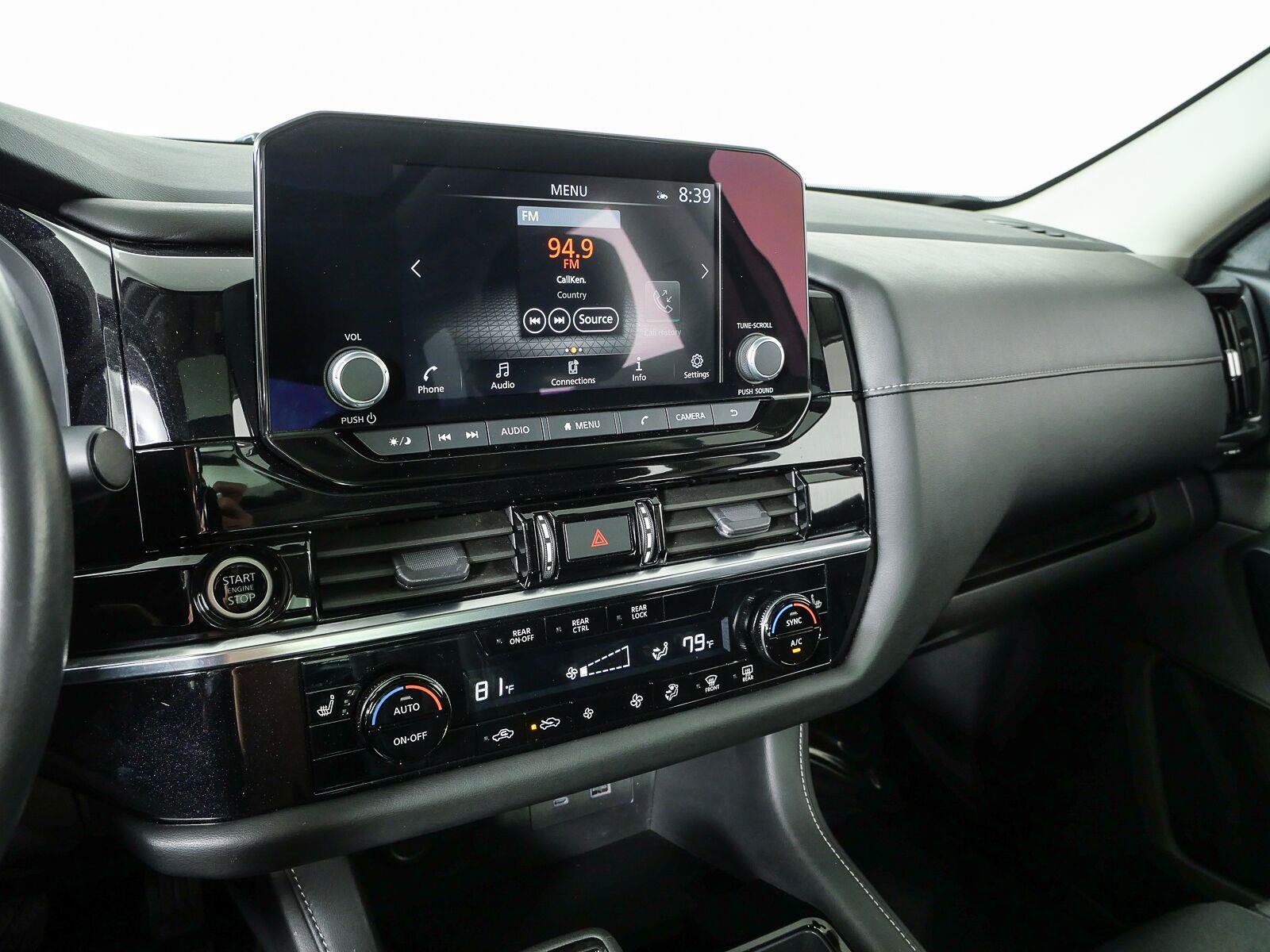 Used 2023 Nissan Pathfinder SV w/ SV Premium Package FWD image 12