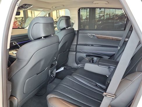 Used 2024 Genesis GV80 3.5T image 8