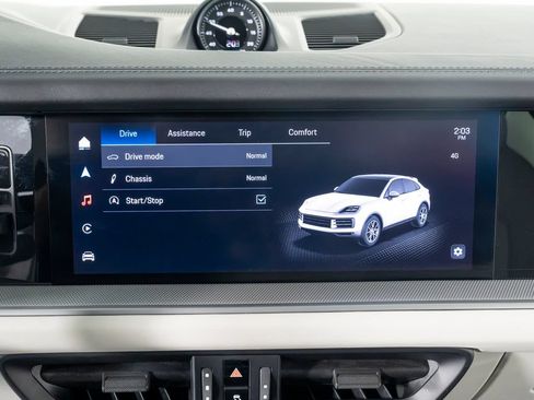 Certified 2024 Porsche Cayenne Coupe AWD/4WD image 30