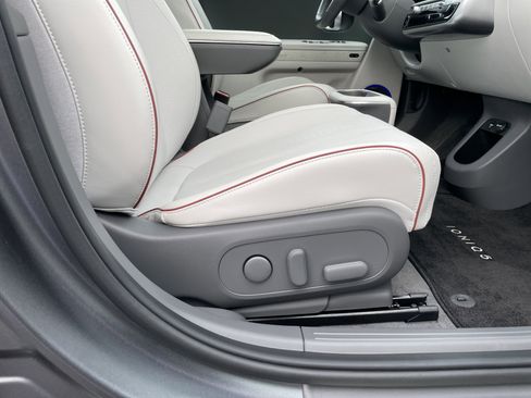 Used 2023 Hyundai Ioniq 5 Limited image 12