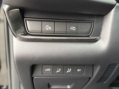 Used 2025 MAZDA CX-30 AWD 2.5 S w/ Premium Package image 19