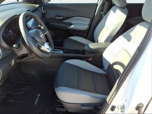 Used 2024 Nissan Kicks SR w/ SR Premium Package image 15