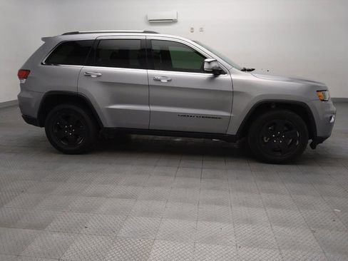 Used 2020 Jeep Grand Cherokee Limited RWD image 11