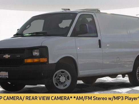Used 2017 Chevrolet Express 2500 image 2