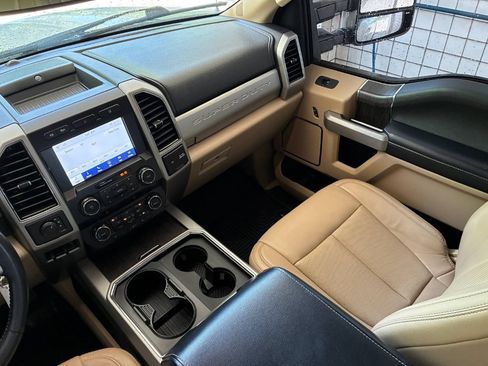 Used 2020 Ford F250 Lariat w/ Lariat Value Package AWD/4WD image 19
