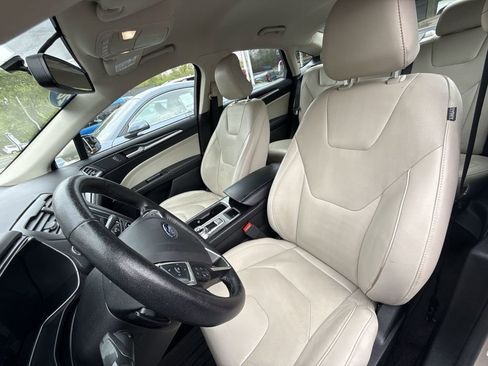 Used 2017 Ford Fusion Titanium FWD image 11