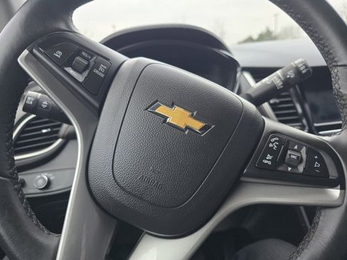 Used 2020 Chevrolet Trax LT w/ LT Convenience Package image 14