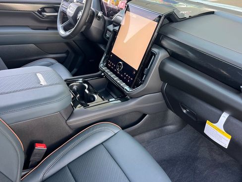 New 2026 GMC Yukon XL AT4 image 15