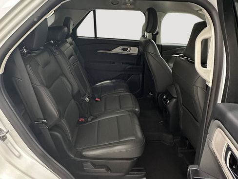 Used 2025 Ford Explorer Active w/ Active Comfort Package AWD/4WD image 24