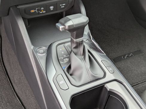 New 2026 Kia K4 FWD image 25