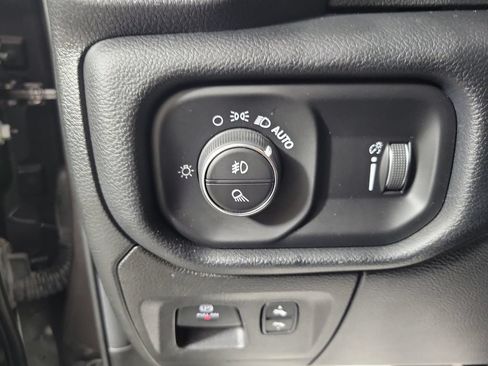 Used 2021 RAM 1500 Big Horn RWD image 13