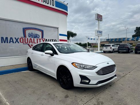 Used 2020 Ford Fusion SE w/ Equipment Group 151A FWD image 17