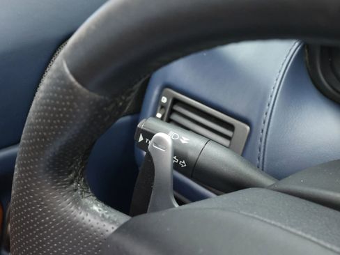 Used 2014 Aston Martin V8 Vantage Roadster image 20