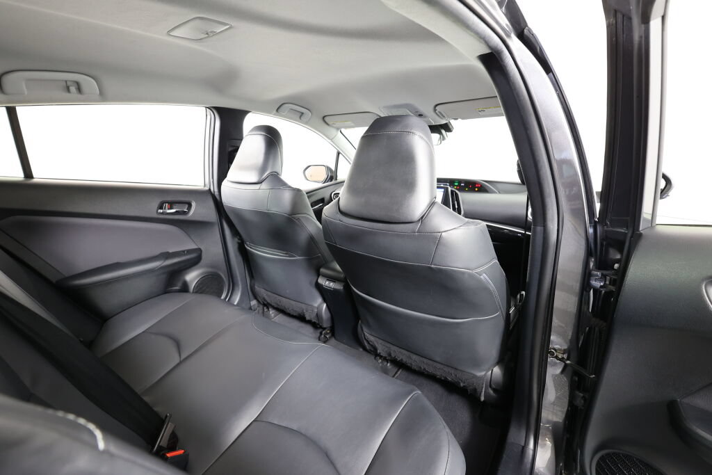 Used 2021 Toyota Prius Prime XLE w/ Carpet Mat Package (TMS) FWD image 19