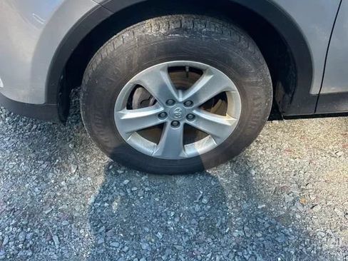 Used 2013 Toyota RAV4 XLE AWD/4WD image 17
