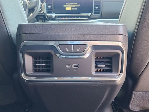 New 2026 GMC Sierra 1500 SLT image 47