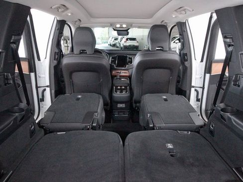 Certified 2025 Volvo XC90 B6 Plus w/ Protection Package Premier image 41