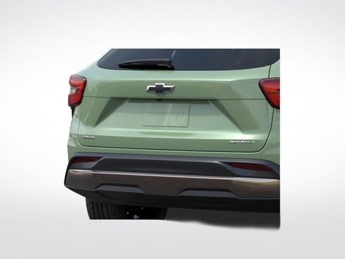 New 2026 Chevrolet Trax ACTIV w/ Sunroof Package FWD image 14