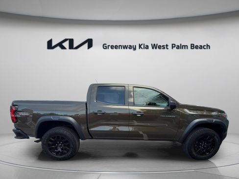 Used 2025 Chevrolet Colorado Trail Boss AWD/4WD image 8
