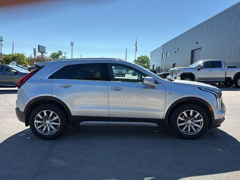 Used 2022 Cadillac XT4 Premium Luxury w/ Enhanced Visibility Package AWD/4WD image 2