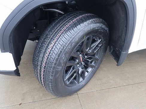 New 2026 GMC Sierra 1500 Elevation w/ LPO, Elevation Black Package image 42