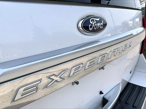 Used 2015 Ford Expedition Platinum image 31