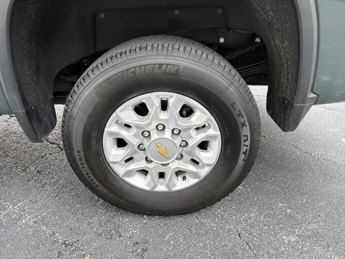 Used 2025 Chevrolet Silverado 2500 LTZ w/ LTZ Convenience Package AWD/4WD image 19