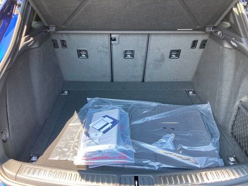 Certified 2024 Porsche Macan image 20