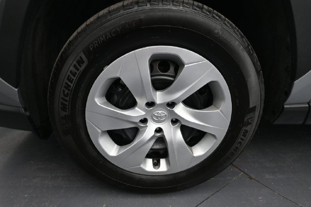 Used 2025 Toyota RAV4 LE AWD/4WD image 21