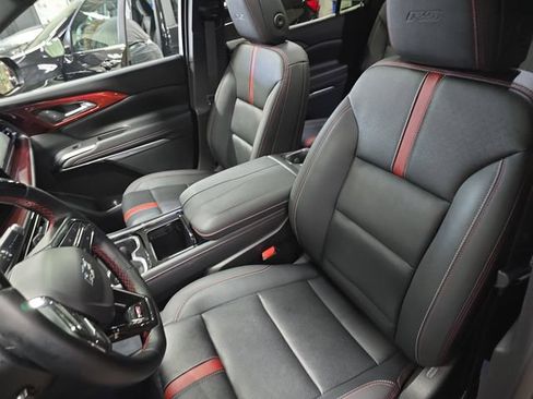 Used 2024 Chevrolet Traverse RS w/ LPO, Floor Liner Package AWD/4WD image 18