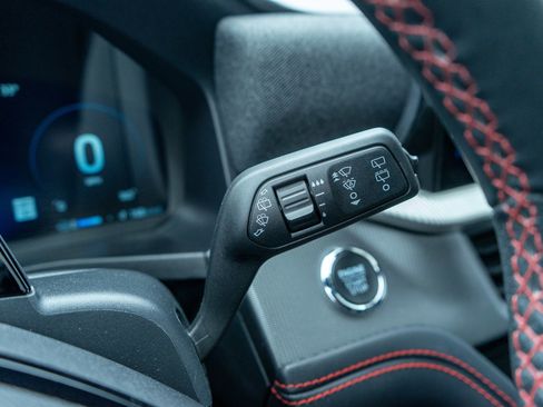 Used 2025 Ford Explorer ST-Line w/ Premium Package image 29