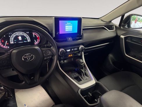 Used 2023 Toyota RAV4 LE AWD/4WD image 10