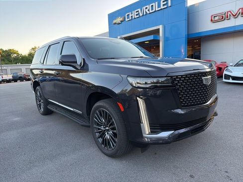 Used 2022 Cadillac Escalade Premium Luxury w/ LPO, Illumination Package image 3